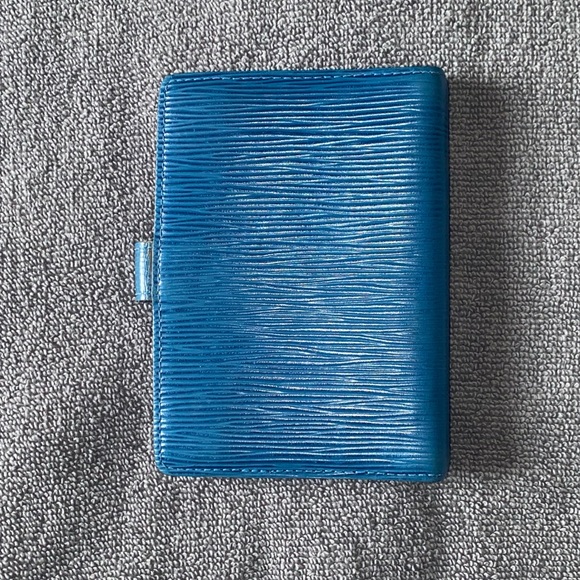 *AUTHENTIC* Louis Vuitton Blue Epi Agenda - Picture 2 of 8